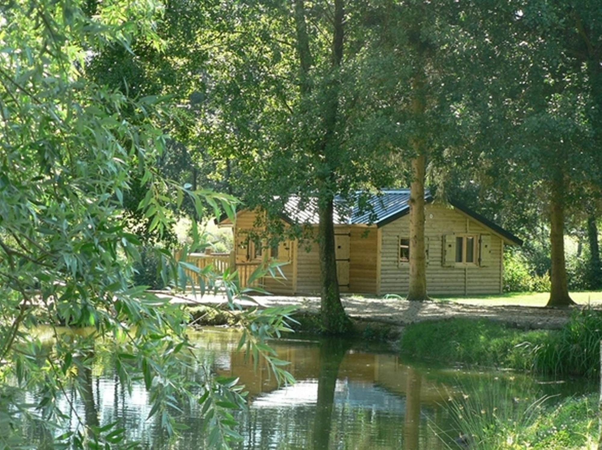 ホテル Etangs Du Moulin Suzy エクステリア 写真
